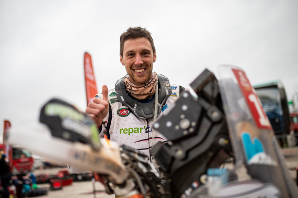 Repar'stores soutient le pilote moto Romain LELOUP au Rallye Dakar !